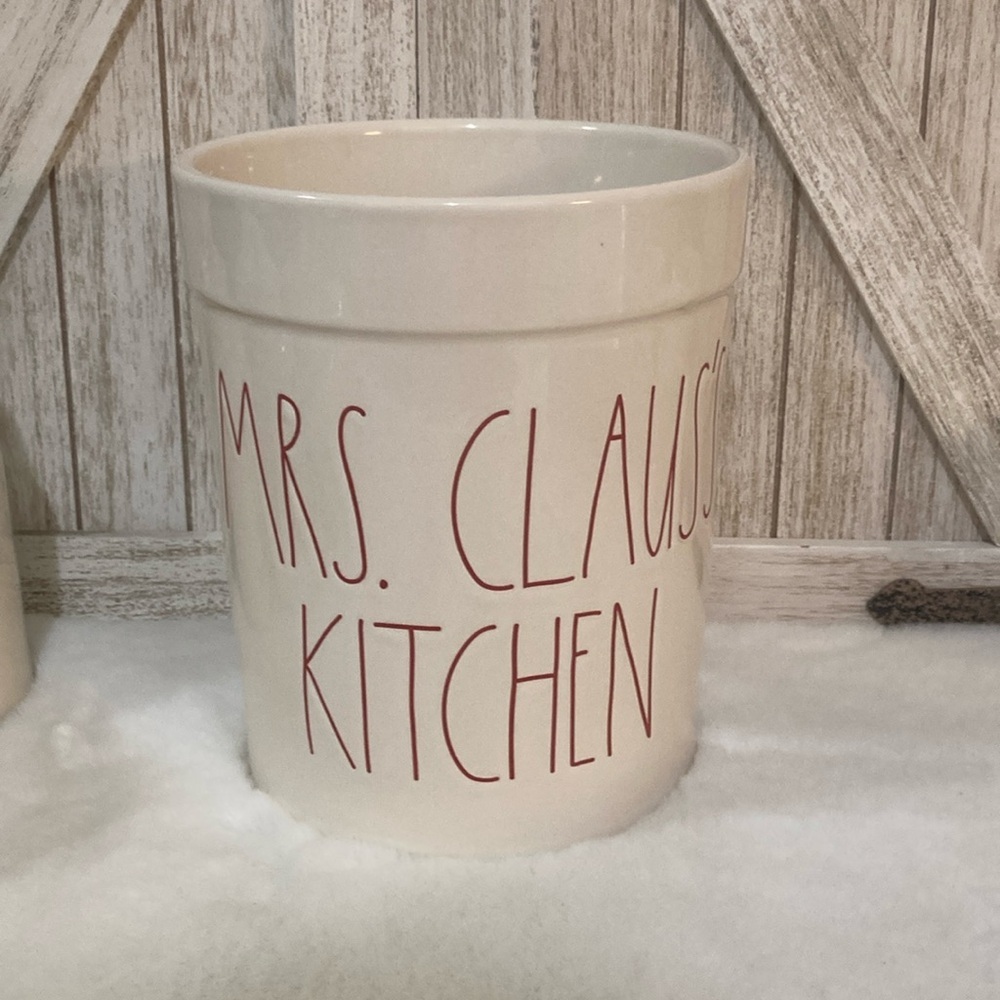 Rae Dunn Mrs. Claus’s Kitchen Crock